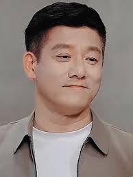 Handsome Lao Duan: The Charming Papa Bear