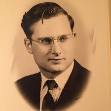 Robert Peacock's Instagram, Twitter & Facebook