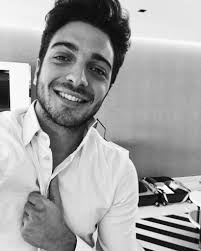 Kat Briones (@katt_briones)