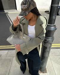 You can't compete with London when she's sunny 💛