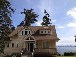 Vrbo Com 703096 An Awe Inspiring Waterfront House Steps To The Beach Waterfront Homes House Rental House Styles