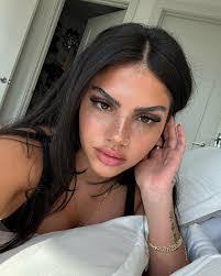 Huda Mustafa's Instagram, Twitter & Facebook