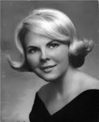 Renee Decker's Instagram, Twitter & Facebook