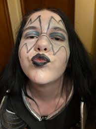 I take my halloween make up pretty serious. He had to kiss me like this all  day🖤