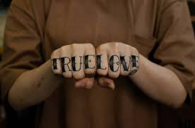 True Love Traditional Font Knuckle Tattoos By Sin Knuckle Tattoos Finger Tattoos For Couples Couple Tattoos Love