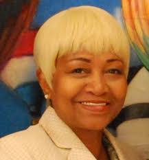 Lynnae Smith's Instagram, Twitter & Facebook