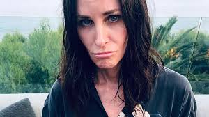 Courteney Cox 'Friends' T-Shirt Missing Monica's Head