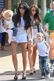 Aug 20, 2021 · katie price is a businesswoman, author and mother of 5. Peter Andre Accuses Katie Price Of Bullying Him
