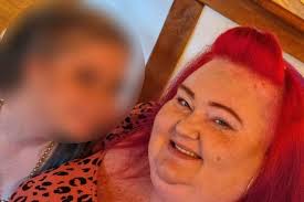 A 35-stone woman who can't fit in her own bath is desperately fundraising  £5,000 for a gastric bypass op abroad