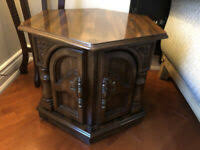 Basil street gallery kasbah camel sculptural end table. Sculpture Stand Kijiji Buy Sell Save With Canada S 1 Local Classifieds