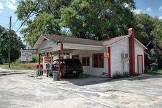 57 Best Vintage Service Stations Images Old Gas Stations Old Gas Pumps Gas Station