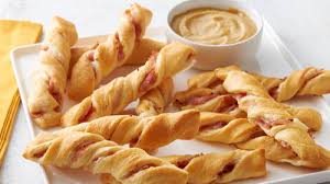Find simple, tasty and festive appetizers for christmas on food network. Quick Easy 3 Ingredient Appetizer Recipes And Snack Ideas Pillsbury Com