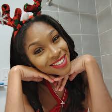 Merry Christmas to Everyone !!! 🎁🎄🎊🎊🎊🎉🎉. Rocking my natural hair and  outfit today... 👗💋💋 #fyp #merrychristmas #nyc #family