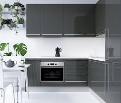 Una cocina pequeña es la realidad de muchos hogares. Pin En Gabinets