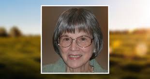 Christine Hilliard's Instagram, Twitter & Facebook