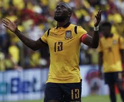FIFA DESTACA A ENNER VALENCIA: “EL SILENCIOSO GOLEADOR QUE HACE MÁS QUE  HISTORIA PARA ECUADOR”. La FIFA elogió a Enner Valencia en su sitio web,  resaltando su liderazgo y efectividad con la