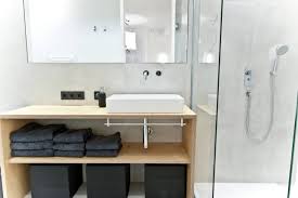 Badezimmer badezimmer mobel weiss badezimmer und holzschrank. Coole Nostalgie Schwarze Steckdosen Und Lichtschalter Im Trend