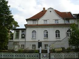 Schön gelegen mit viel platz und das clara zetkin haus, so dass man auch länger bleiben kann. Clara Zetkin Gedenkstatte Gemeinde Birkenwerder Grun Erleben