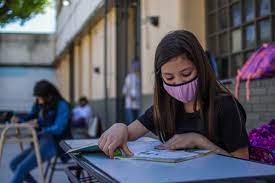 El ministro de salud de la provincia de buenos aires, daniel gollán, admitió este viernes que el gobierno de la provincia analiza la posibilidad de volver a las clases presenciales a partir de la baja de contagios registrada en las últimas semanas. Inician Las Clases Presenciales Los Ultimos Cuatro Grados De Primaria Y Modalidad Especial Noticias Buenos Aires Ciudad Gobierno De La Ciudad Autonoma De Buenos Aires