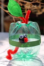 кормушка для птиц из пластиковой бутылки 5 литров фото Podelki S Detmi Yabloko Iz Plastikovoj Butylki Svoimi Rukami Christmas Bulbs Stemless Wine Glass Glassware