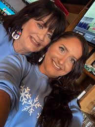 Your favorite Mother/Daughter Duo from Crabcake Factory Bayside behind the  bar until 4 today.