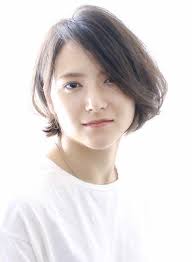 ショートヘア 健康的な大人のショートボブ beautrium 表参道の髪型 ヘアスタイル ヘアカタログ 2020冬 春 2020 髪型 ボブ ヘアスタイル ショートボブ