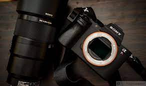 Chris Gampat The Phoblographer Sony A7r Mk Ii Product Images Review 2 Of 3 Iso 4001 100 Sec At F 2 8 Mirrorless Camera Photography Camera Best Camera
