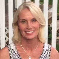 Dee Muller's Instagram, Twitter & Facebook