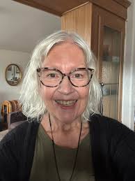 hair looks better with>> a thread>>💜💜