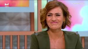 See more of fátima lopes on facebook. Fatima Lopes Emociona Se Com A Oferta De Um Espetador Youtube