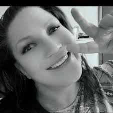 WOW! 13-Year- Old Girl Sings for Her Dad Battling Cancer in Emotional  Audition 😥