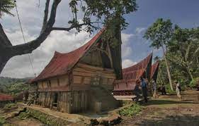 Rumah adat are traditional houses built in any of the vernacular architecture styles of indonesia.the traditional houses and settlements of the several hundreds ethnic groups of indonesia are extremely varied and all have their own specific history.: Nama Rumah Adat Batak Beserta Gambar Penjelasannya
