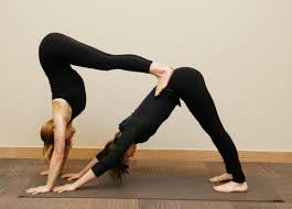 Here, i talk about all my top brands, how their products feel different, all my shopping tips & more!♥ free. Yoga Instruction Yoga En Pareja Posturas De Yoga Yoga