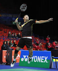 Untuk itu, kami akan mengulas rekomendasi sepatu badminton yang bagus untuk pria beserta cara memilihnya. Cara Mendapat Pukulan Smash Yang Baik Dalam Badminton Badminton