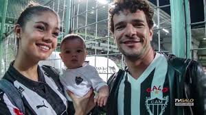 He finished his phd in 2012 at the. Tv Galo Premiere Daniel De Oliveira E Sophie Charlote Levam O Filho Ao Independencia Youtube