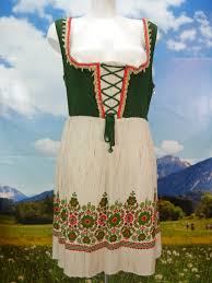 (meine mutter hatte eine schwarze perlenkette.) Echtes Dirndl Aus Oberbayern Balkonett Susses Vintage Dirndl Ohne Schurze Gr 46 Trachtenecke