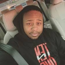 Dequan Moss's Instagram, Twitter & Facebook