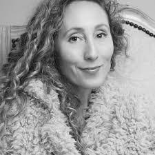 Risa James's Instagram, Twitter & Facebook