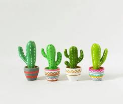 Una volta asciutto, utilizzate l'uni posca per disegnare le. Pin De Masi Zeppola En Clay Manualidades Artesania De Cactus Tutorial De Flor