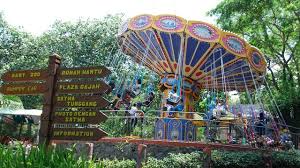 Sebuah bukit yang memiliki anak tangga berbentuk love. Harga Tiket Masuk Taman Safari Prigen Terbaru Juni 2021 Ini Cara Beli Tiketnya Kumparan Com