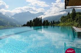 Endloses Schwimmvergnugen Die Schonsten Hotels Mit Infinity Pool Mydays Magazin Luxusschwimmbader Urlaubsorte Hotels