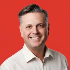 Overcoming Hesitation: How to Take the Initiative in Sales