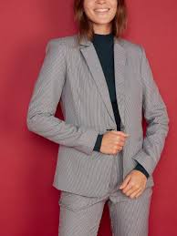 Le manteau est la pièce qui lance notre style de la saison. Manteau Doudoune Veste Soldes Pour Femme Walking Confort Ellesse Feature Ddc