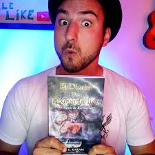 OFICIALMENTE SE LOS PRESENTO! Este es mi libro "El Diario de Leonard Flint:  Las Aguas de Kerentelac" una historia que amo y que da inicio a una saga  epica donde nuestro personaje