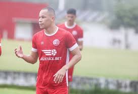 Fundado por dois grupos de remadores recifenses em 1898 como clube náutico do recife, tem como data de fundação oficial 7 de abril de 1901 e teve seu primeiro time de futebol em 1905. Uuj3o8ass90 Hm