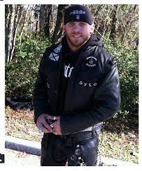 Oh Brantley There Is No Need To Be Cold I Will Come Snuggle With You Anytime Brantley Gilbert Gilbert Celebrities Male