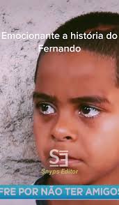 Fernando Souza, de 6 anos, quando ele tinha pouco mais de um ano, uma  panela com gordura quente caiu nele, deixando sua cabeça e suas costas  queimadas. Após dois meses internado, o menino ficou com ...