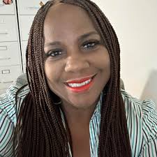 When your co-anchor and meteorologist show their love for the AKAs 💗💚  “Everybody has stepped into line for this.” 😂 Love them! Happy Founders'  Day to the women of Alpha Kappa Alpha