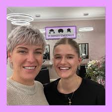 🎉✂️ Herzlichen Glückwunsch, Catrin Balzer!✂️🎉 Am Wochenende hat unser  Vorstandsmitglied Catrin Balzer ihren eigenen Friseursalon am Karlsplatz in  Schönaich mit einem großen Opening eröffnet. Das neue Geschäft ist  wunderschön geworden und ein