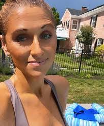 Remi Riley's Instagram, Twitter & Facebook